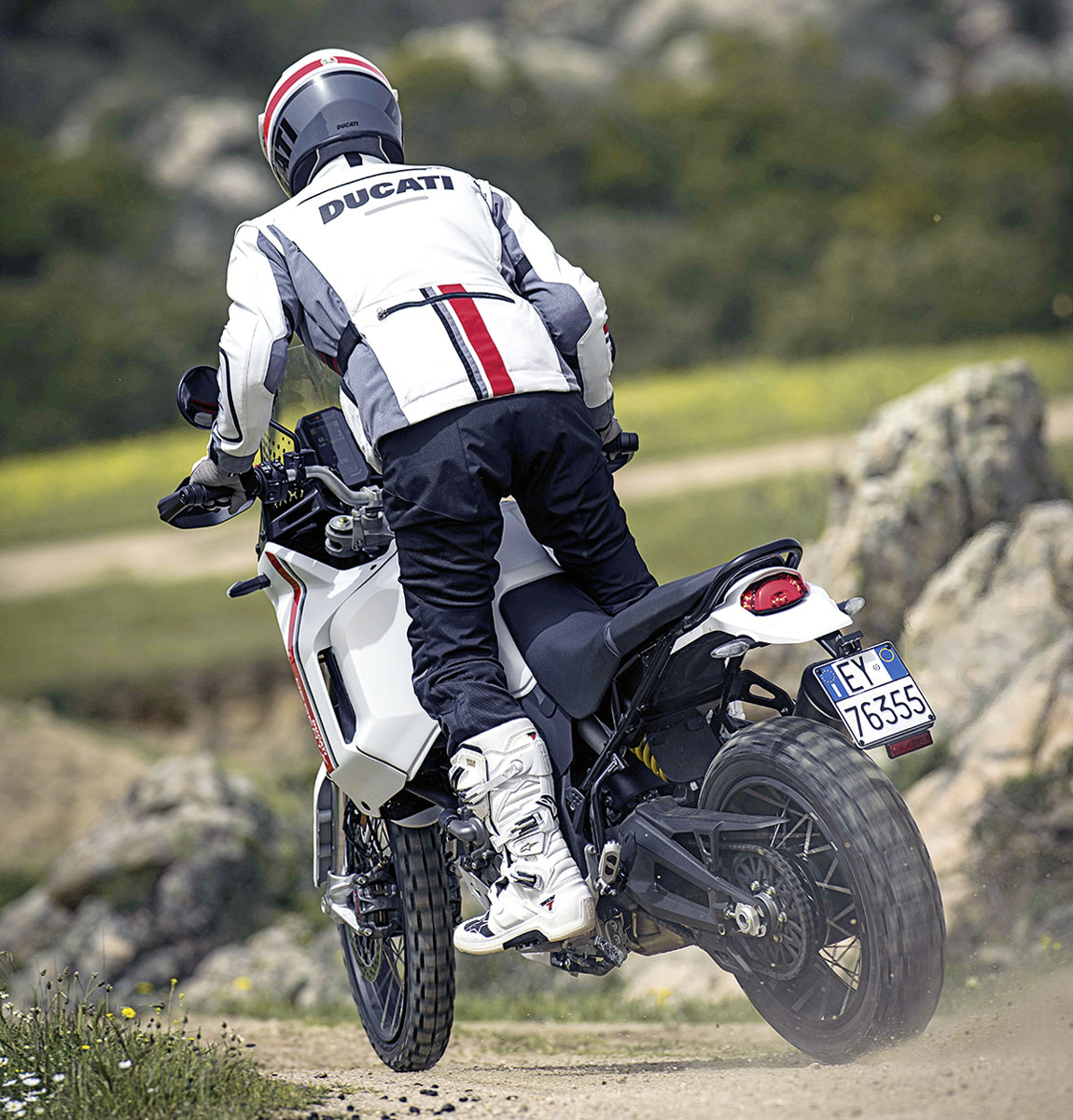Ducati DesertX im Drift
