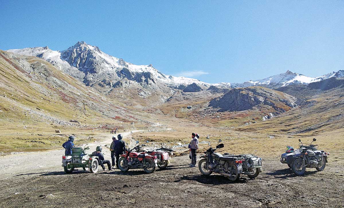 Mit Ural Gespannen in den Alpen unterwegs