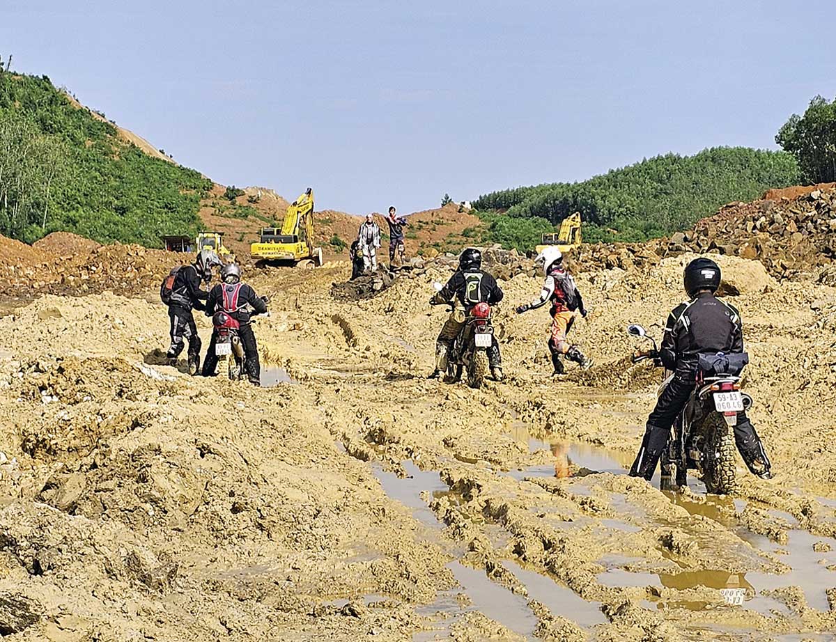 Die neue Straße ist noch nicht ganz fertig