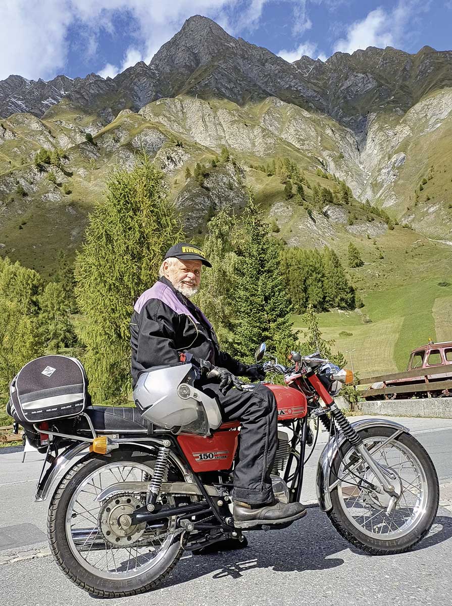 Konstantin liebt Oldtimer - und das Reisen damit … 