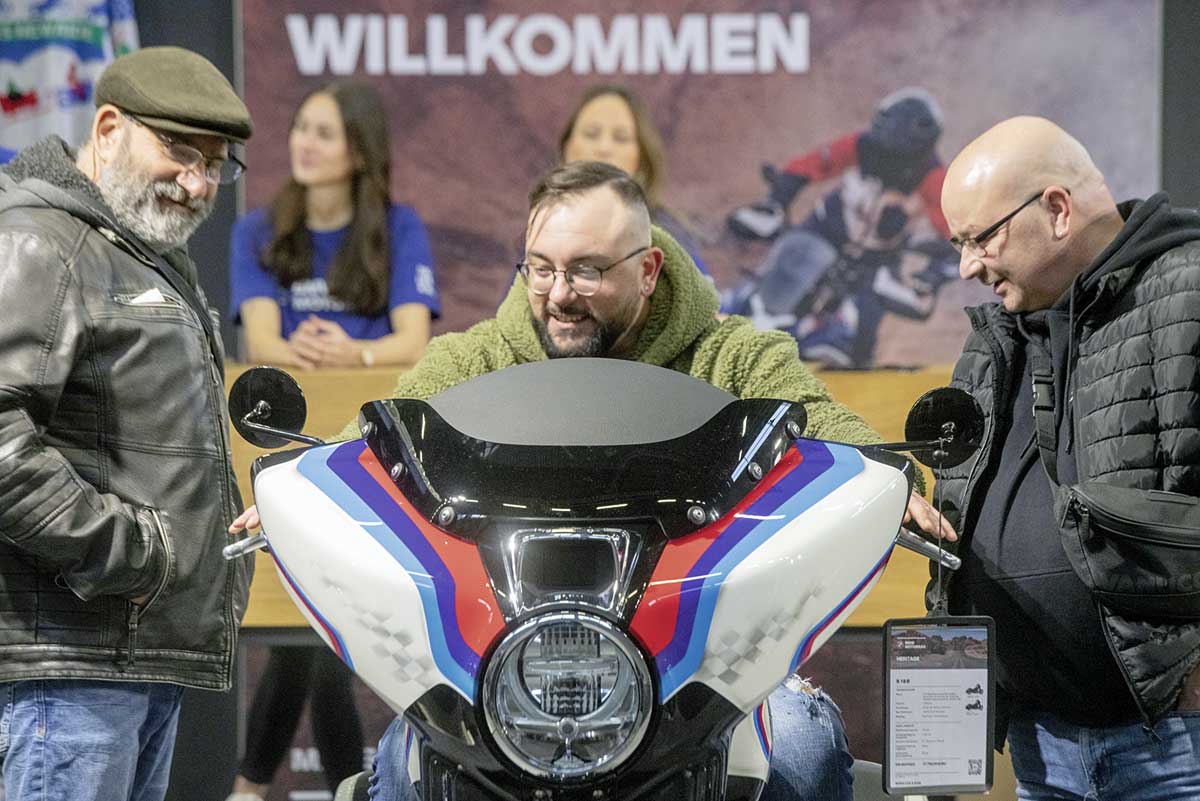 Die INTERMOT lockt junge und ältere Fans gleichermaßen