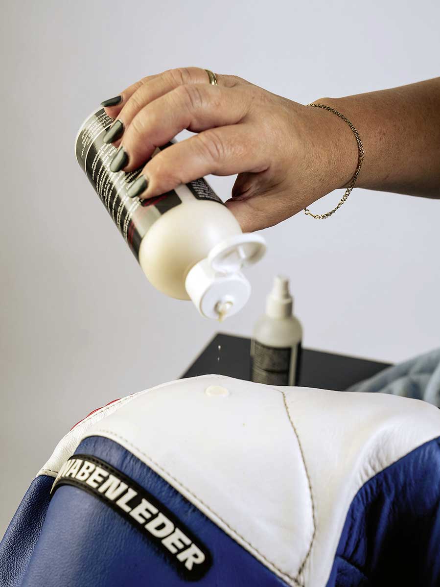 3. Lederpflegemittel austragen