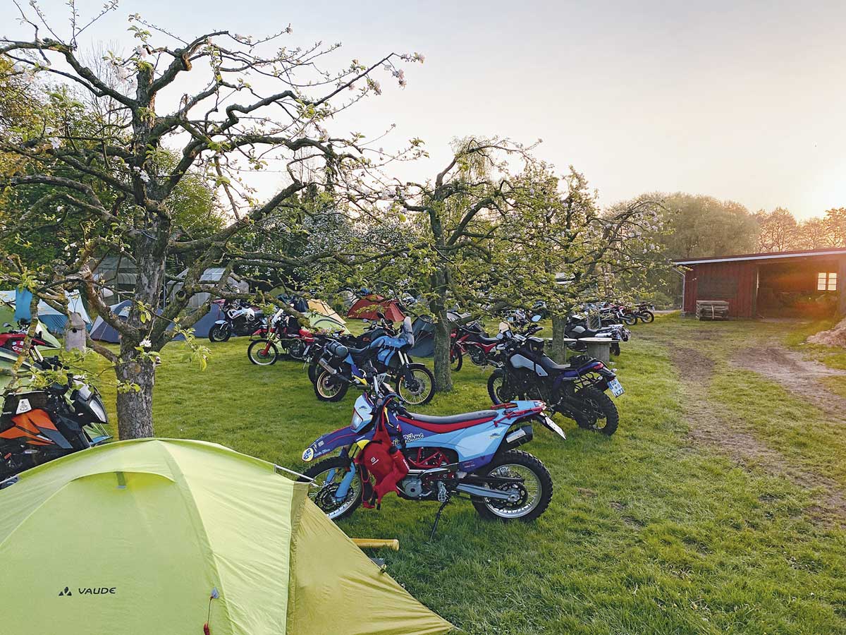 Fahren, campen, schnacken - Enduristen unter sich